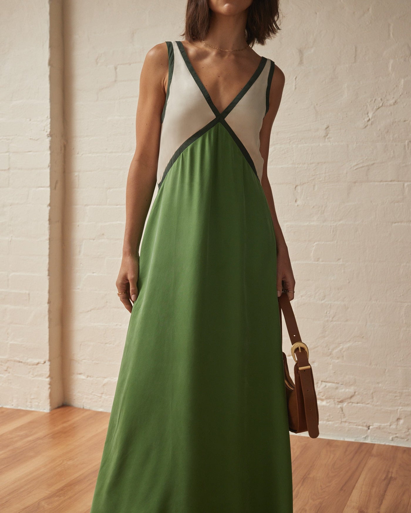 Jacquee - V-Neck Sleeveless Maxi Dress