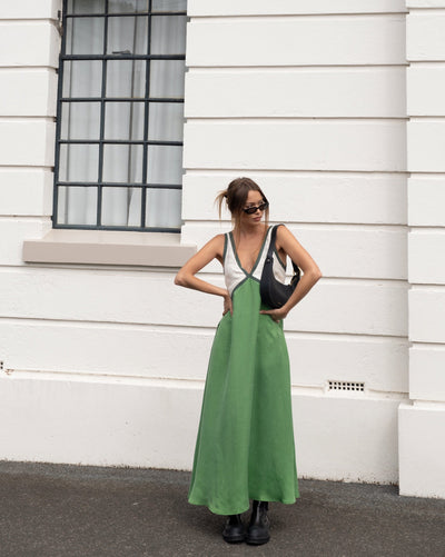 Jacquee - V-Neck Sleeveless Maxi Dress